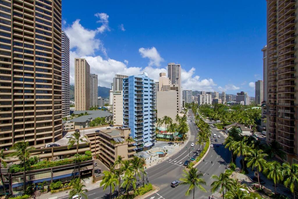 Resort Life At A Low Price- Ilikai Hotel Honolulu Esterno foto